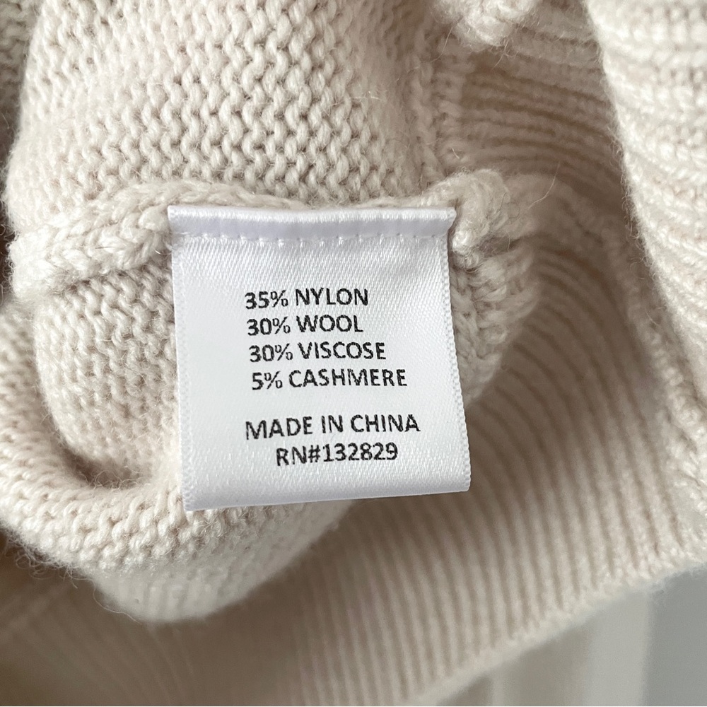 NWT Helsa Talena V Neck Sweater Medium - Picture 8 of 9
